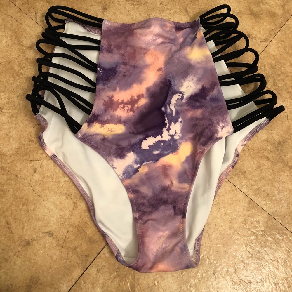 NWOT VS High-Waisted Bikini Bottoms
